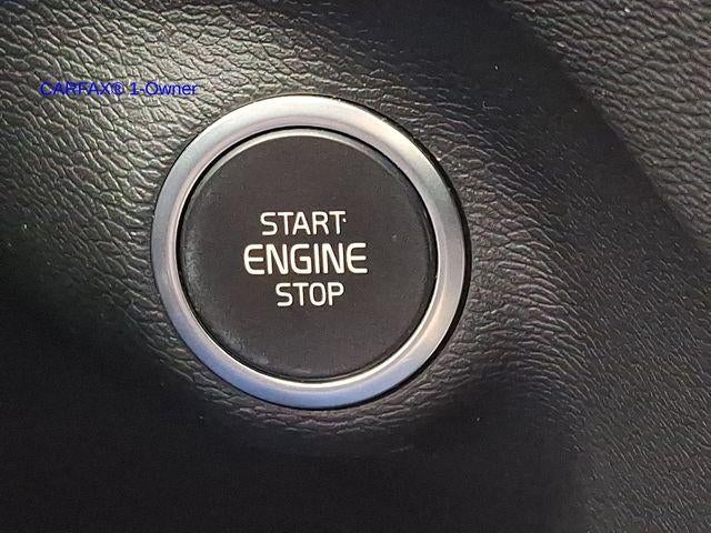 2023 Volvo XC40 B5 AWD Plus Dark Theme