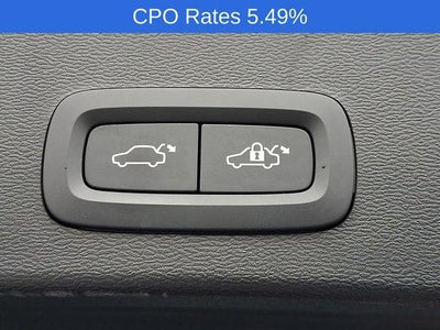2023 Volvo XC40 B5 AWD Plus Dark Theme