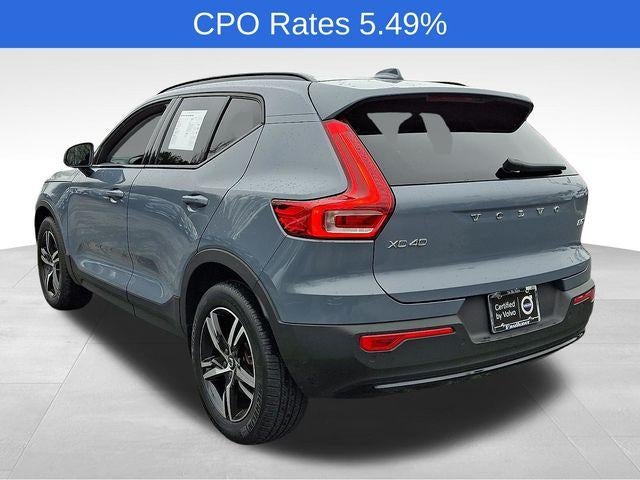 2023 Volvo XC40 B5 AWD Plus Dark Theme