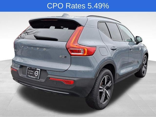 2023 Volvo XC40 B5 AWD Plus Dark Theme