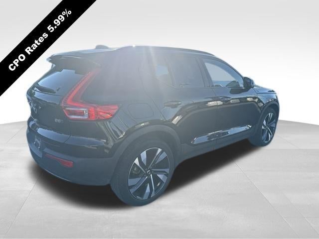 2023 Volvo XC40 B5 AWD Plus Dark Theme