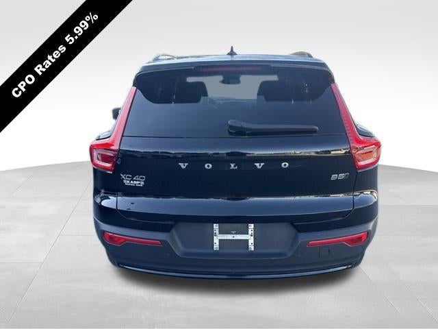 2023 Volvo XC40 B5 AWD Plus Dark Theme
