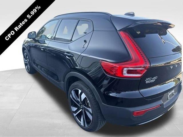 2023 Volvo XC40 B5 AWD Plus Dark Theme