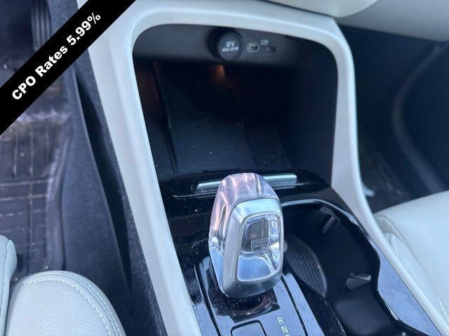2023 Volvo XC40 B5 AWD Plus Dark Theme