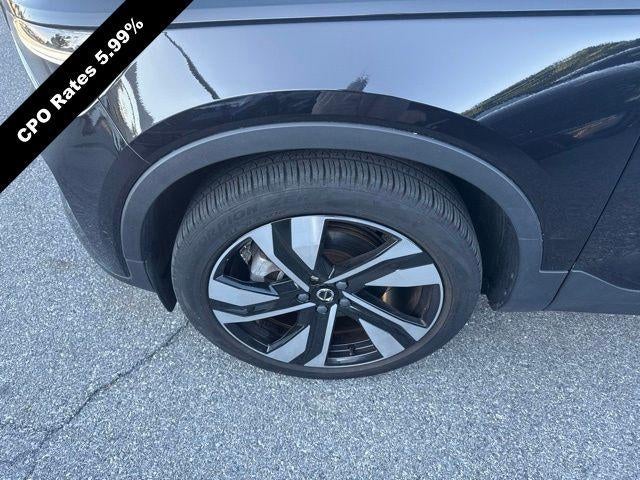 2023 Volvo XC40 B5 AWD Plus Dark Theme