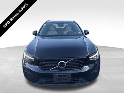 2023 Volvo XC40 B5 AWD Plus Dark Theme
