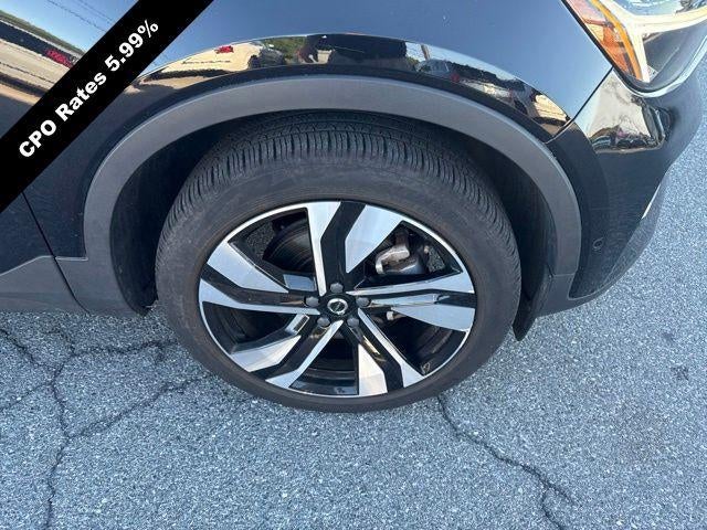 2023 Volvo XC40 B5 AWD Plus Dark Theme