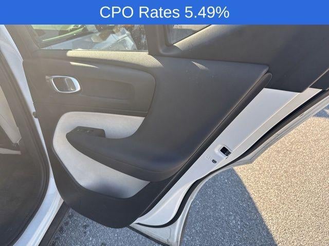 2023 Volvo XC40 B5 AWD Plus Dark Theme