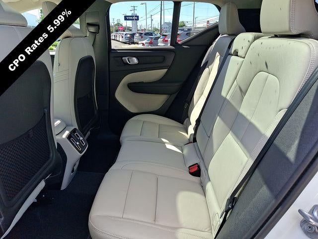 2023 Volvo XC40 B5 AWD Plus Dark Theme
