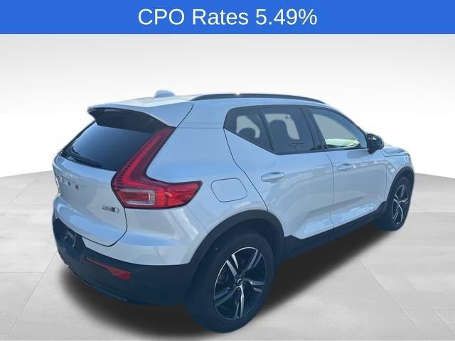 2023 Volvo XC40 B5 AWD Plus Dark Theme