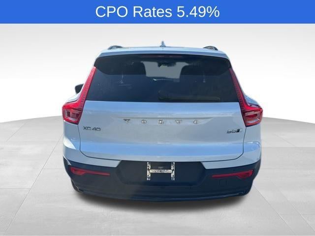 2023 Volvo XC40 B5 AWD Plus Dark Theme