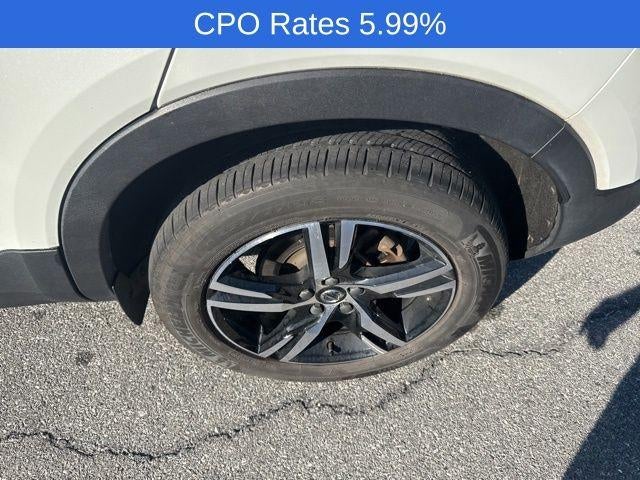 2023 Volvo XC40 B5 AWD Plus Dark Theme