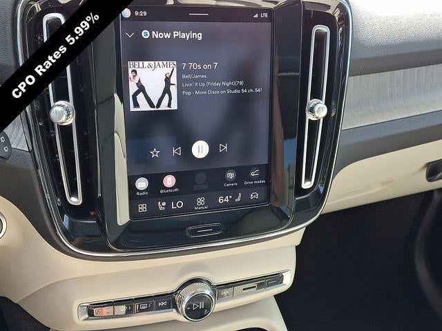 2023 Volvo XC40 B5 AWD Plus Dark Theme