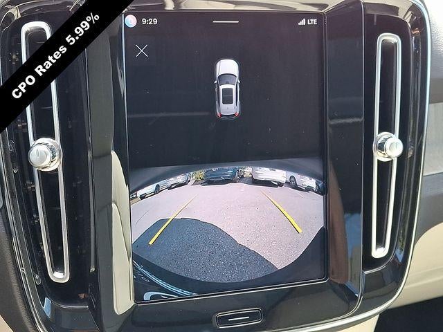 2023 Volvo XC40 B5 AWD Plus Dark Theme