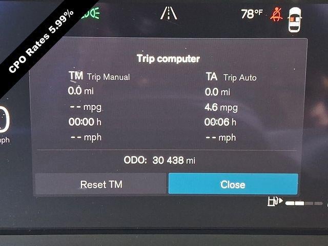 2023 Volvo XC40 B5 AWD Plus Dark Theme