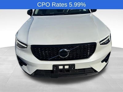 2023 Volvo XC40 B5 AWD Plus Dark Theme