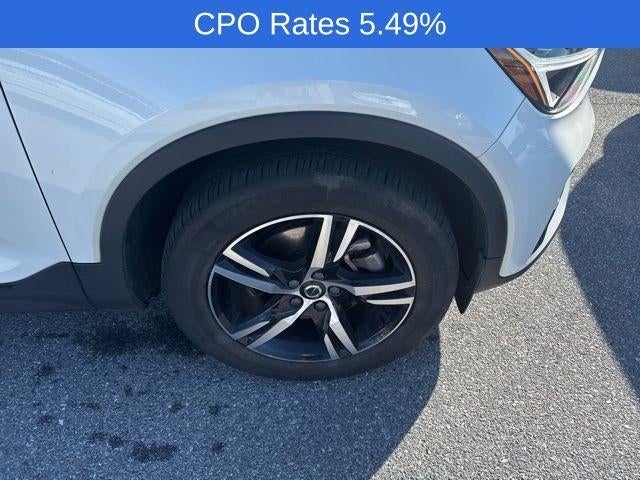 2023 Volvo XC40 B5 AWD Plus Dark Theme