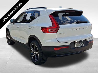 2023 Volvo XC40 B5 AWD Plus Dark Theme