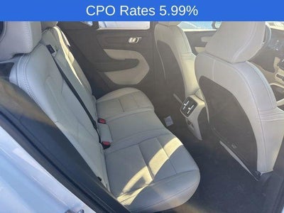 2023 Volvo XC40 B5 AWD Plus Dark Theme