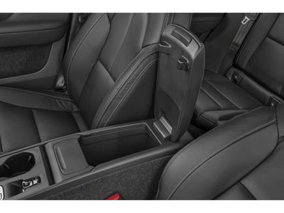 2023 Volvo XC40 B5 AWD Plus Dark Theme