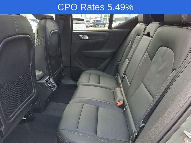 2023 Volvo XC40 B5 AWD Plus Dark Theme