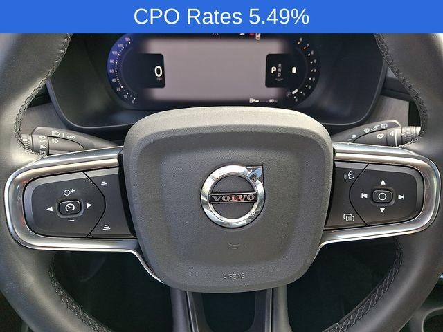 2023 Volvo XC40 B5 AWD Plus Dark Theme
