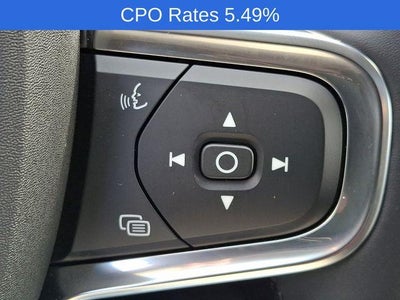 2023 Volvo XC40 B5 AWD Plus Dark Theme