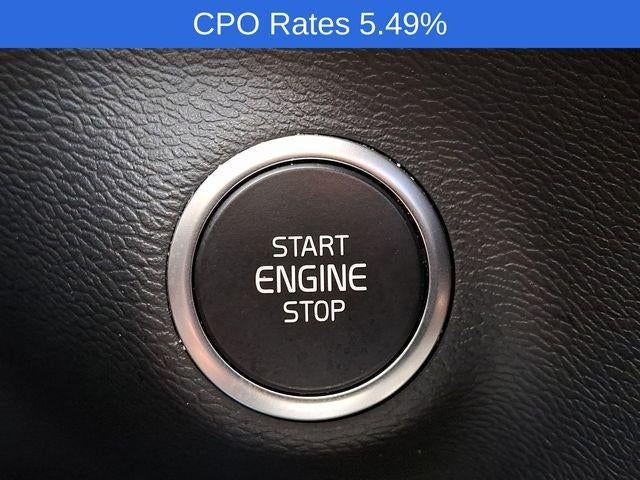2023 Volvo XC40 B5 AWD Plus Dark Theme