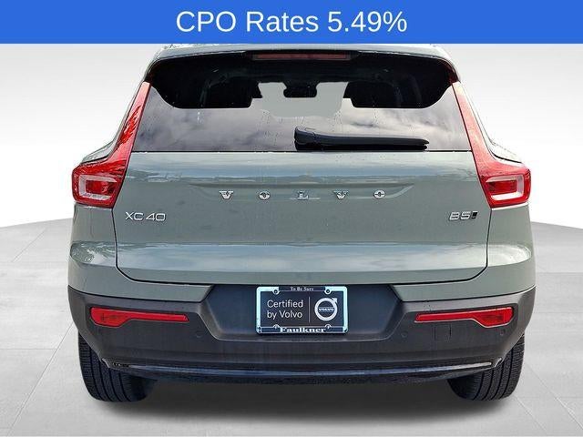 2023 Volvo XC40 B5 AWD Plus Dark Theme