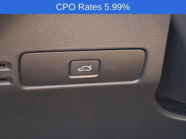 2023 Volvo XC40 B5 AWD Plus Dark Theme