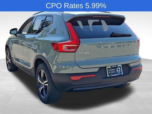 2023 Volvo XC40 B5 AWD Plus Dark Theme
