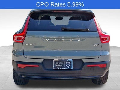 2023 Volvo XC40 B5 AWD Plus Dark Theme