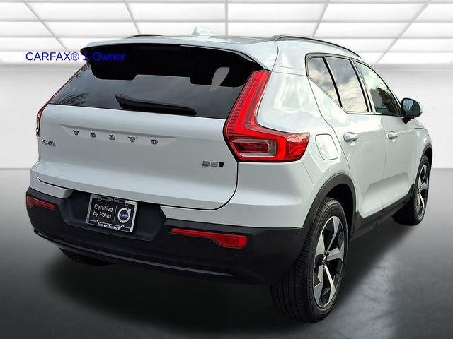 2023 Volvo XC40 B5 AWD Plus Dark Theme