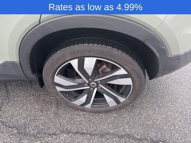 2023 Volvo XC40 B5 AWD Plus Dark Theme