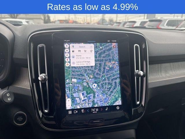 2023 Volvo XC40 B5 AWD Plus Dark Theme