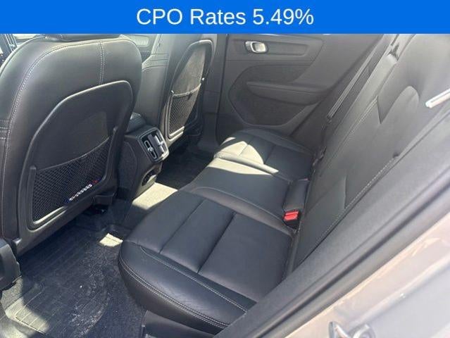 2023 Volvo XC40 B5 AWD Plus Dark Theme