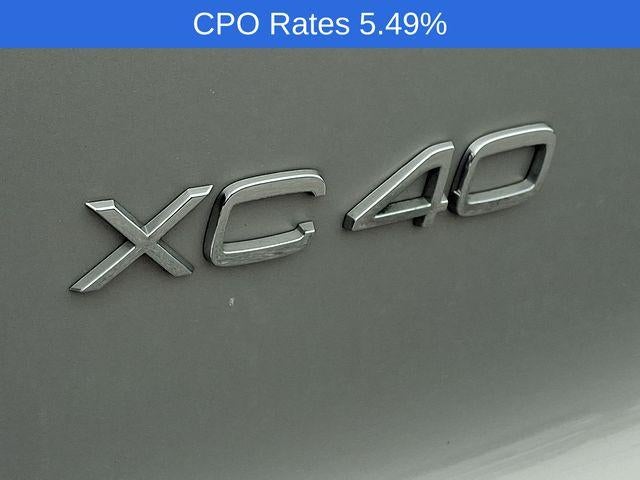 2023 Volvo XC40 B5 AWD Plus Dark Theme