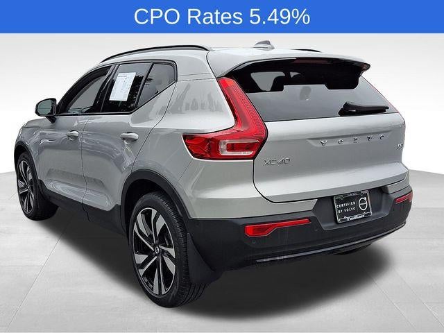 2023 Volvo XC40 B5 AWD Plus Dark Theme
