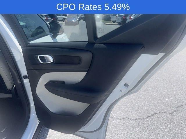 2023 Volvo XC40 B5 AWD Plus Dark Theme