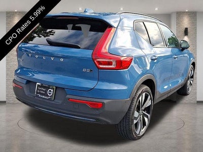 2023 Volvo XC40 B5 AWD Plus Dark Theme