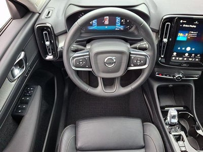 2023 Volvo XC40 B5 AWD Plus Dark Theme