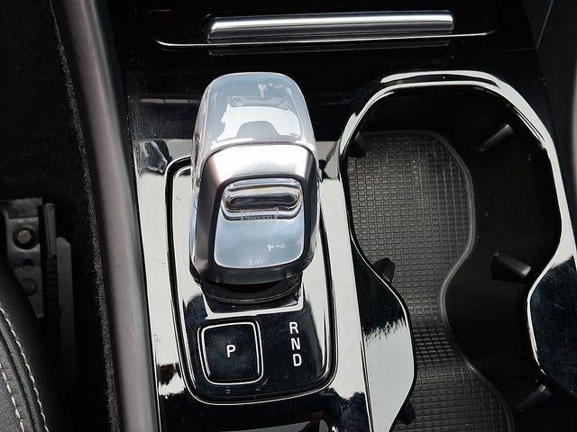 2023 Volvo XC40 B5 AWD Plus Dark Theme