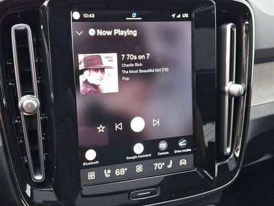 2023 Volvo XC40 B5 AWD Plus Dark Theme