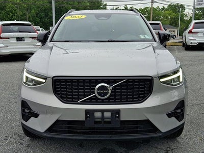 2023 Volvo XC40 B5 AWD Plus Dark Theme