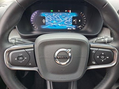 2023 Volvo XC40 B5 AWD Plus Dark Theme