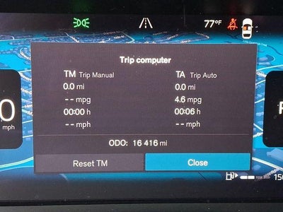 2023 Volvo XC40 B5 AWD Plus Dark Theme