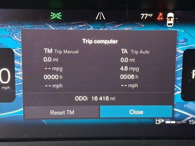 2023 Volvo XC40 B5 AWD Plus Dark Theme