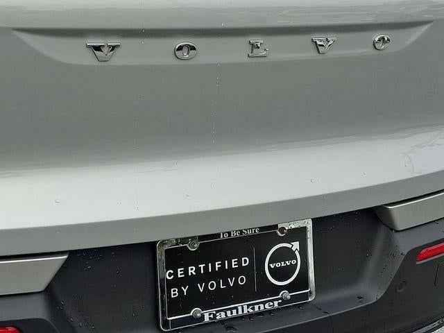2023 Volvo XC40 B5 AWD Plus Dark Theme