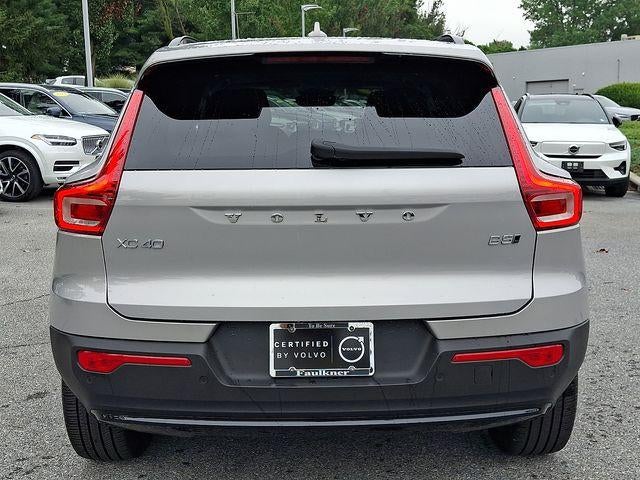 2023 Volvo XC40 B5 AWD Plus Dark Theme
