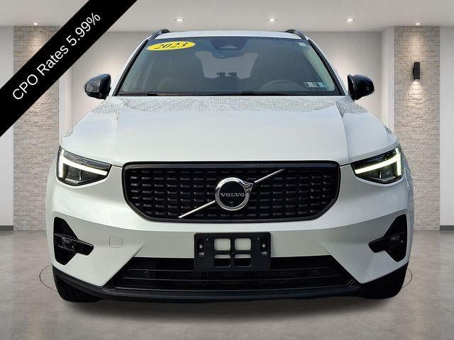 2023 Volvo XC40 B5 AWD Plus Dark Theme